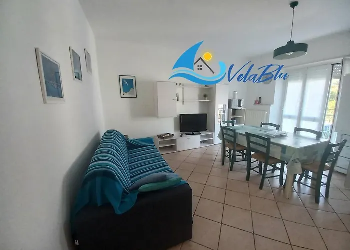 Capitan Gino, La Dietro L'angolo Apartamento