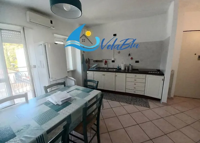 Capitan Gino, La Dietro L'angolo